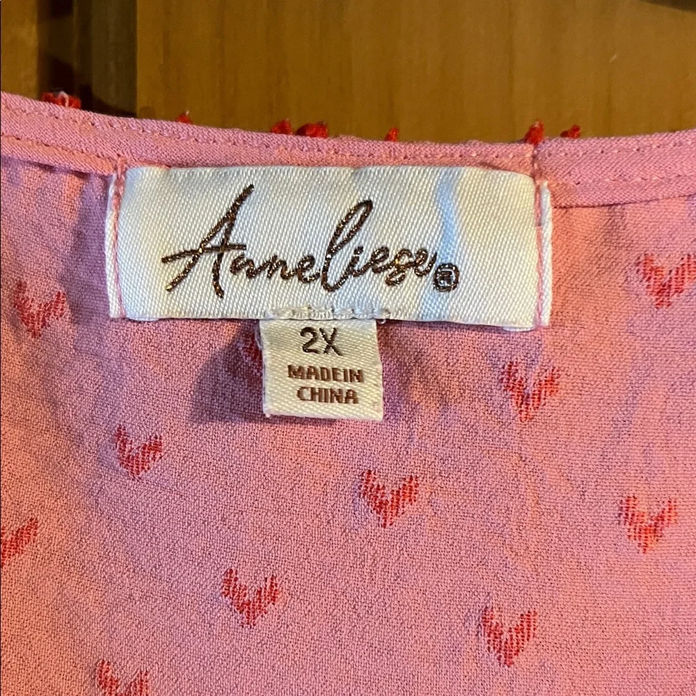 Chic Pink Heart Pattern Blouse - Picture 2 of 5